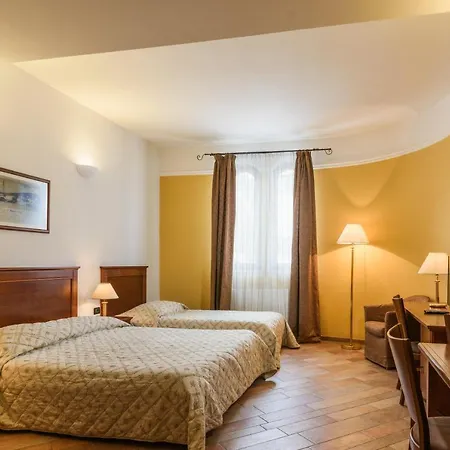 Daire Seaside With A Swimming Pool - 7561