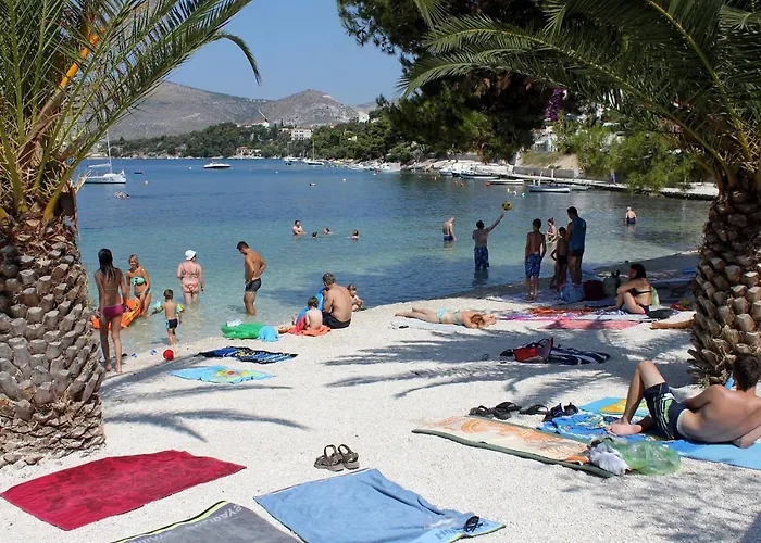 Appartement Seaside With A Swimming Pool - 7561