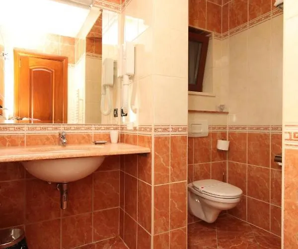 Seaside With A Swimming Pool - 7561 *