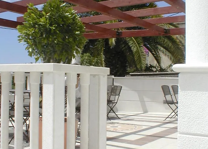Appartement Seaside With A Swimming Pool - 7561 Trogir