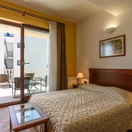 Seaside With A Swimming Pool - 7561