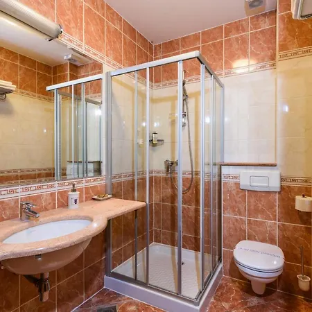 Seaside With A Swimming Pool - 7561 *